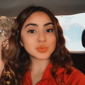 Meet your Posher, Alexis